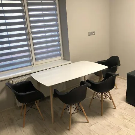 Gil Apartments, Volodimirskaja 90.246 - Majetok Bozdosh Апартаменты Ужгород